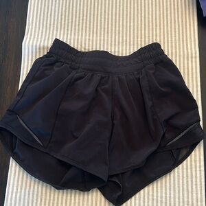 Lululemon black hotty hot shorts
